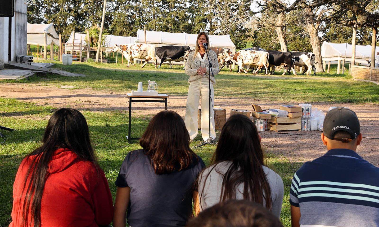 La Escuela Agraria Durazno recibió la visita de Lorena Ponce de León 