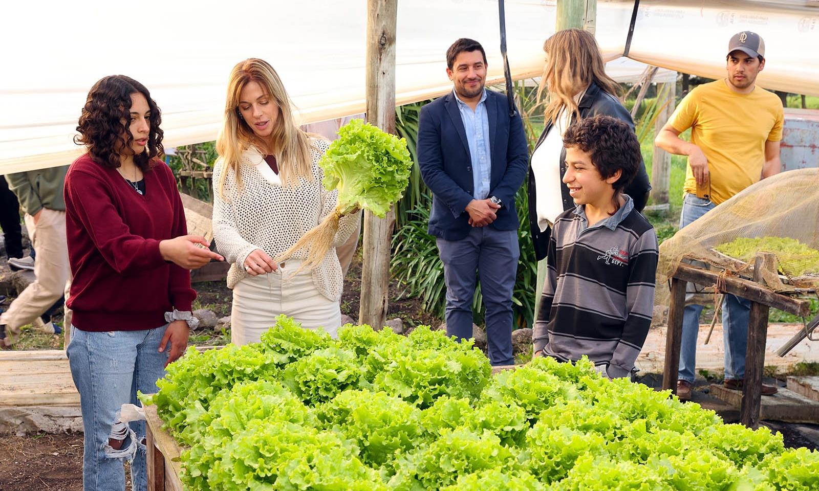 La Escuela Agraria Durazno recibió la visita de Lorena Ponce de León 
