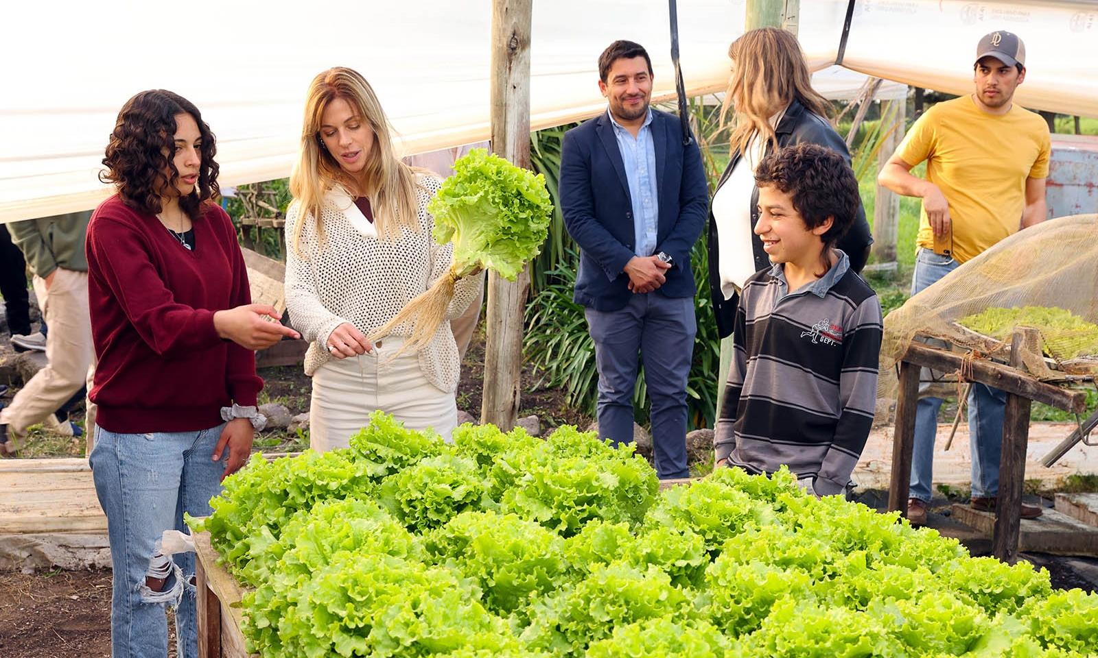 La Escuela Agraria Durazno recibió la visita de Lorena Ponce de León 
