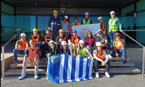 Alumnos en Zona América