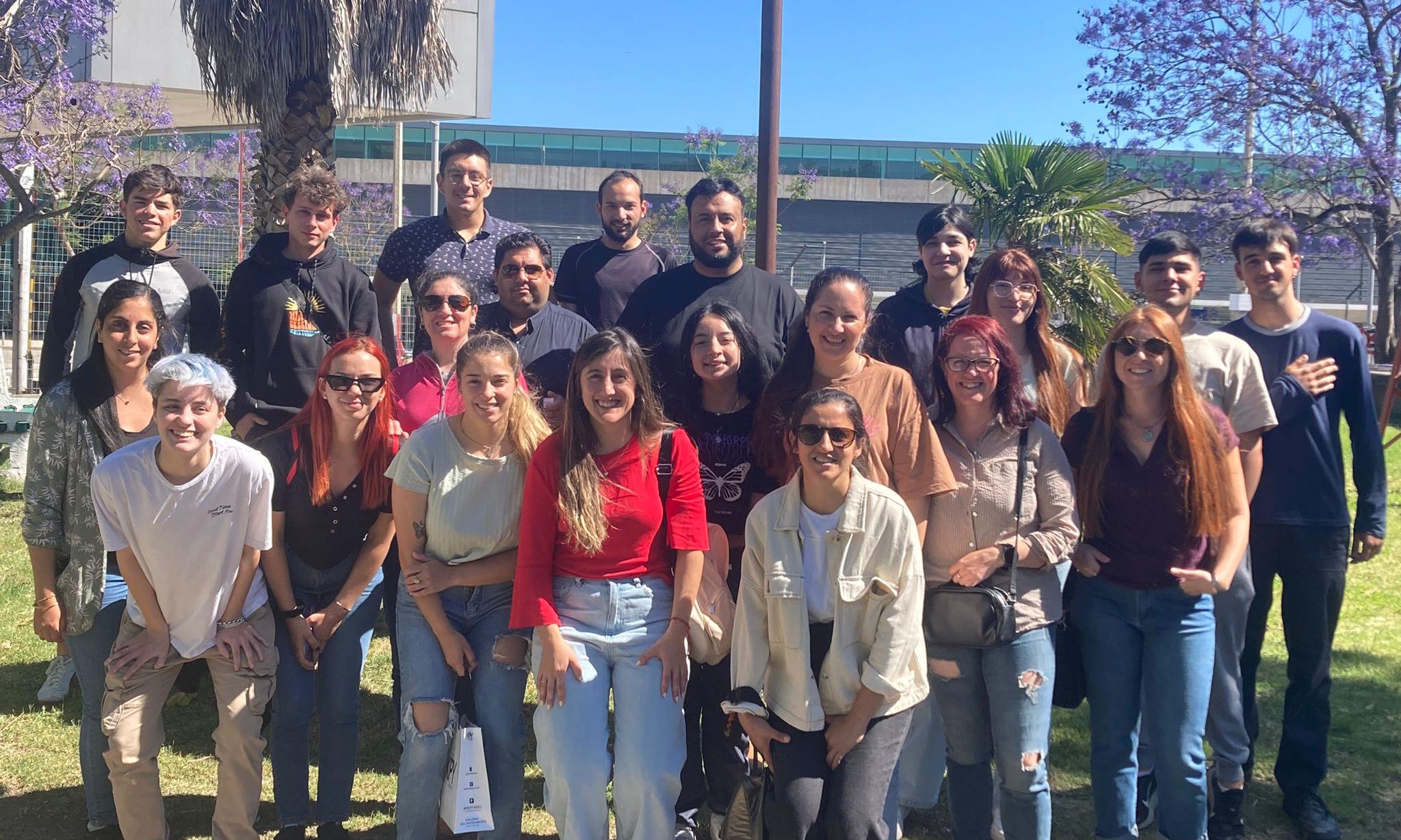 Alumnos en el puerto de Colonia 