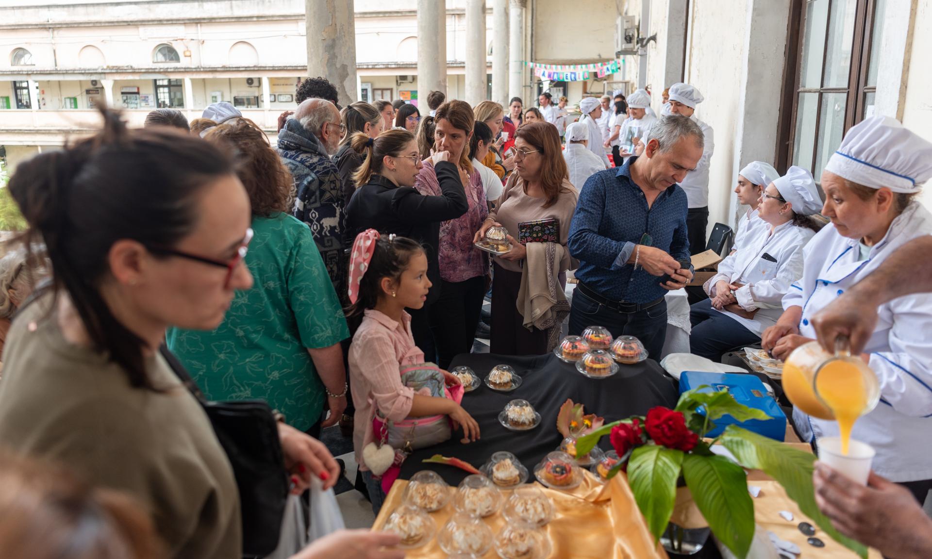 Gastronomía y vestimenta: UTU Palermo cerró el año mostrando a la comunidad el trabajo de sus estudiantes