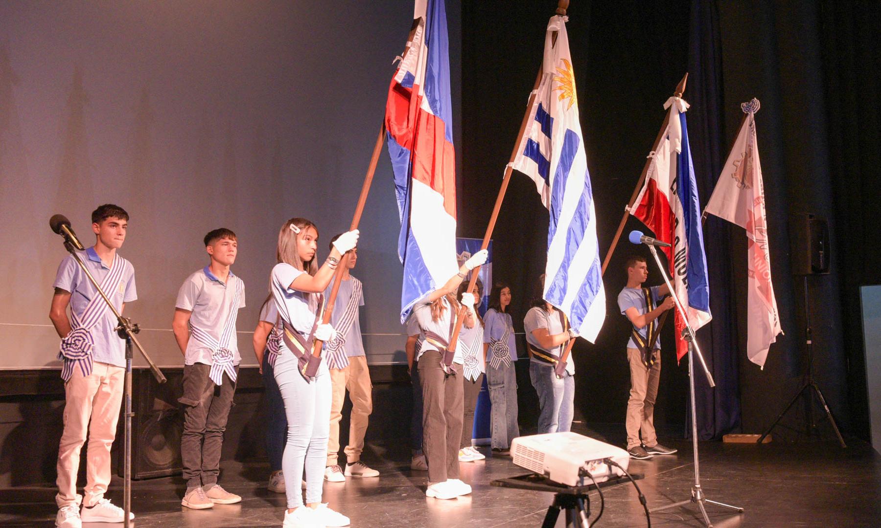 Tres años de crecimiento y emociones: Centro María Espínola de Bella Unión celebró su primera generación de egresados