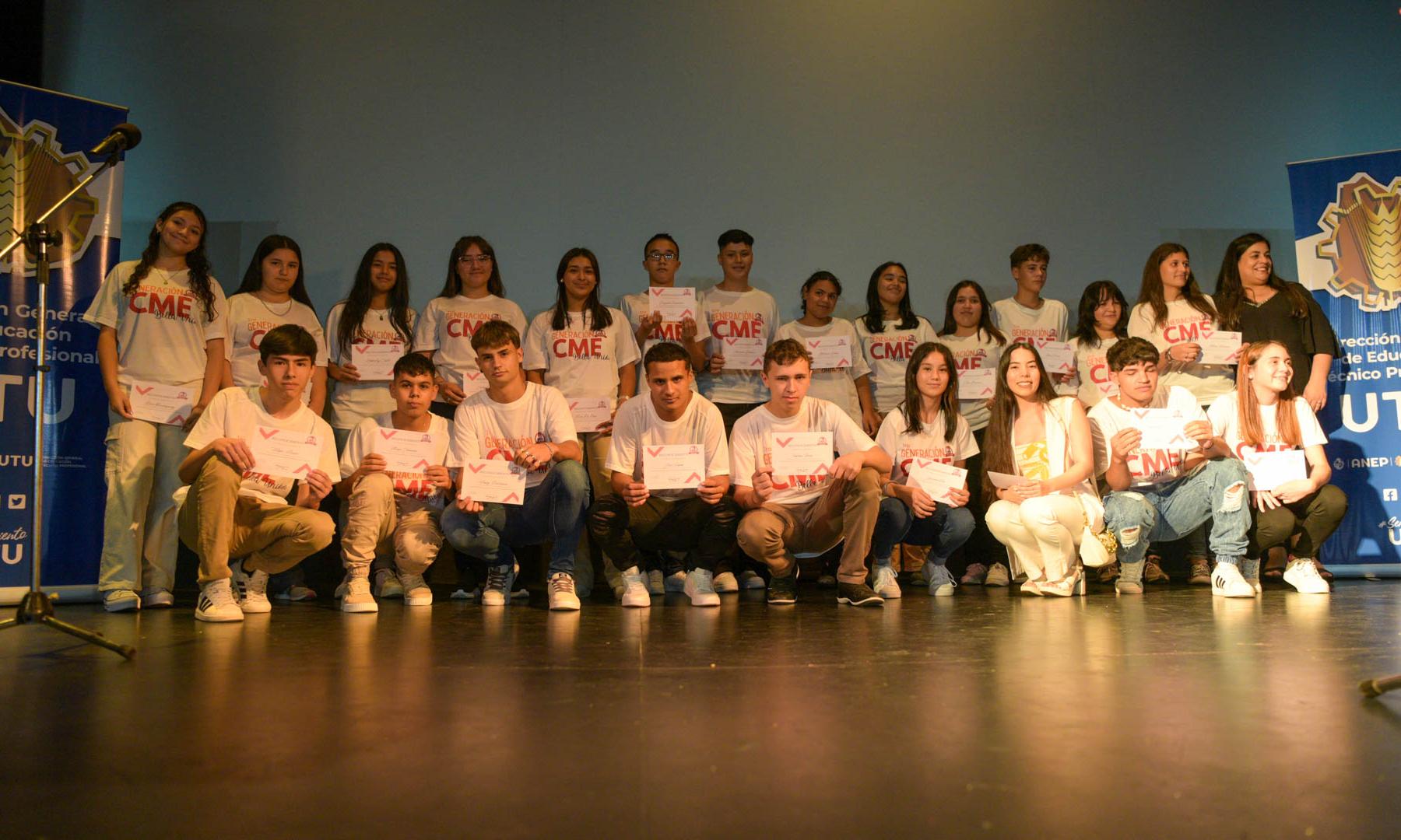 Tres años de crecimiento y emociones: Centro María Espínola de Bella Unión celebró su primera generación de egresados