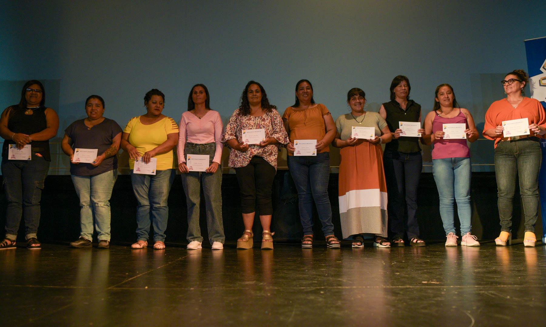 Tres años de crecimiento y emociones: Centro María Espínola de Bella Unión celebró su primera generación de egresados