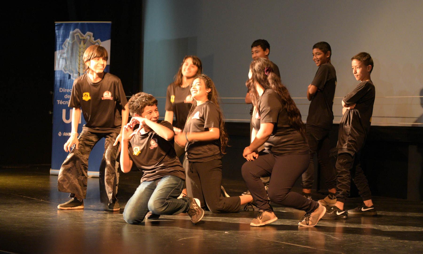 Tres años de crecimiento y emociones: Centro María Espínola de Bella Unión celebró su primera generación de egresados