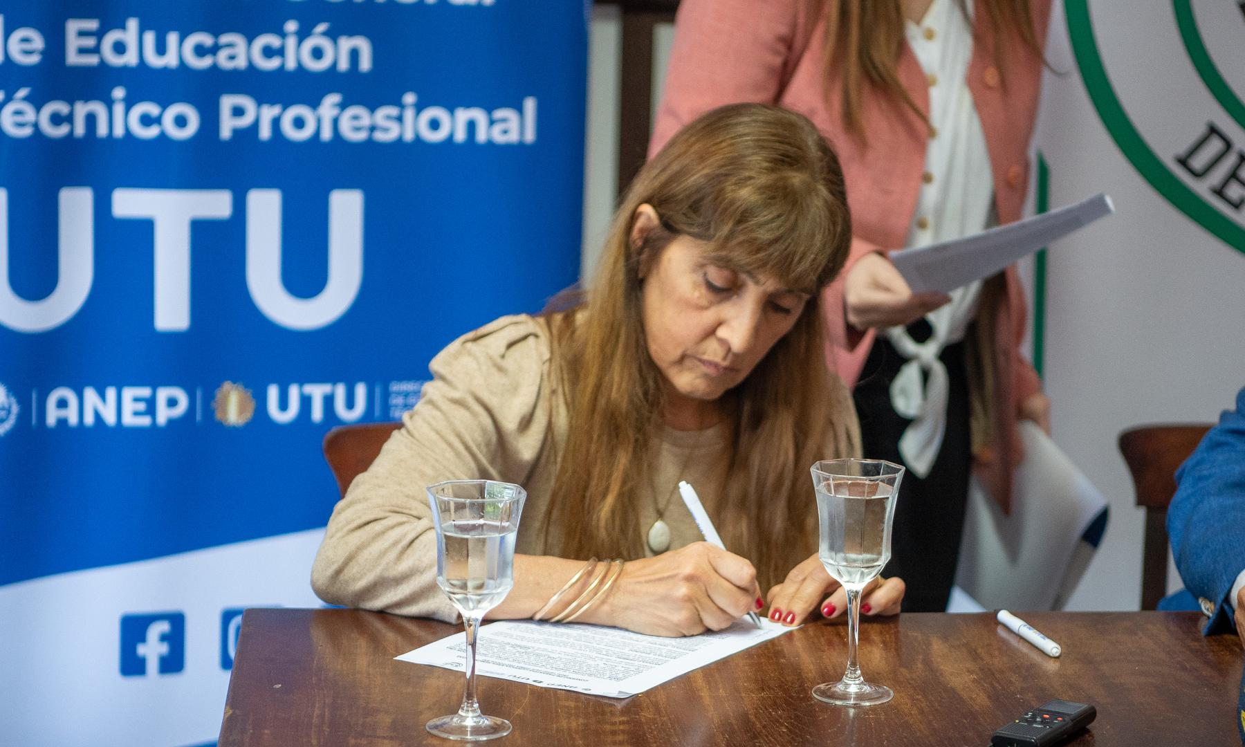 Estudiantes de Durazno podrán realizar pasantías en establecimientos rurales del departamento