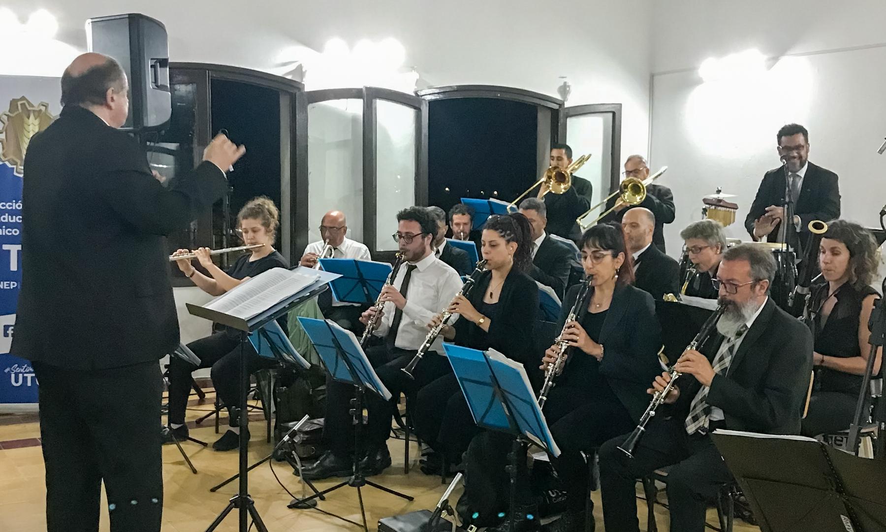 Una noche de emociones: Cerro Colorado celebró su cierre lectivo y anunció nuevos cursos para 2024