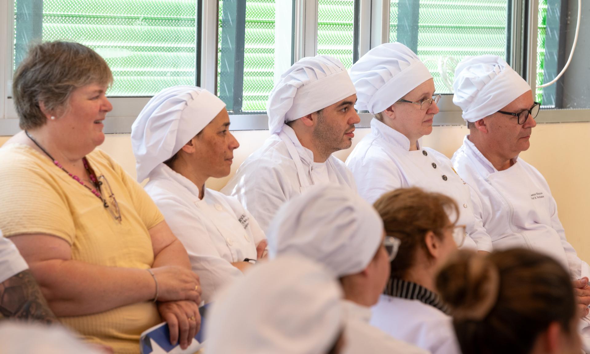 Exitosa jornada de capacitación para docentes de UTU sobre Sushi con el chef Iwao Komiyama