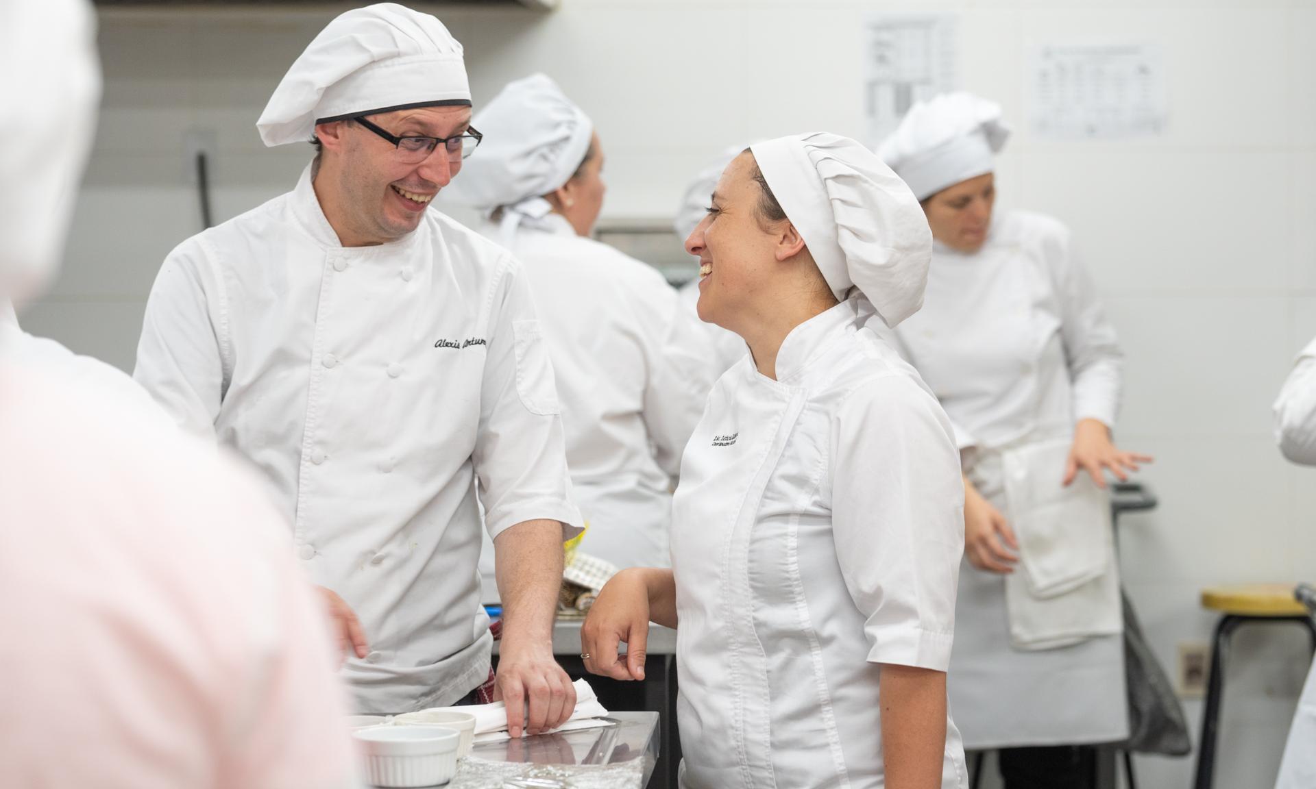 Exitosa jornada de capacitación para docentes de UTU sobre Sushi con el chef Iwao Komiyama