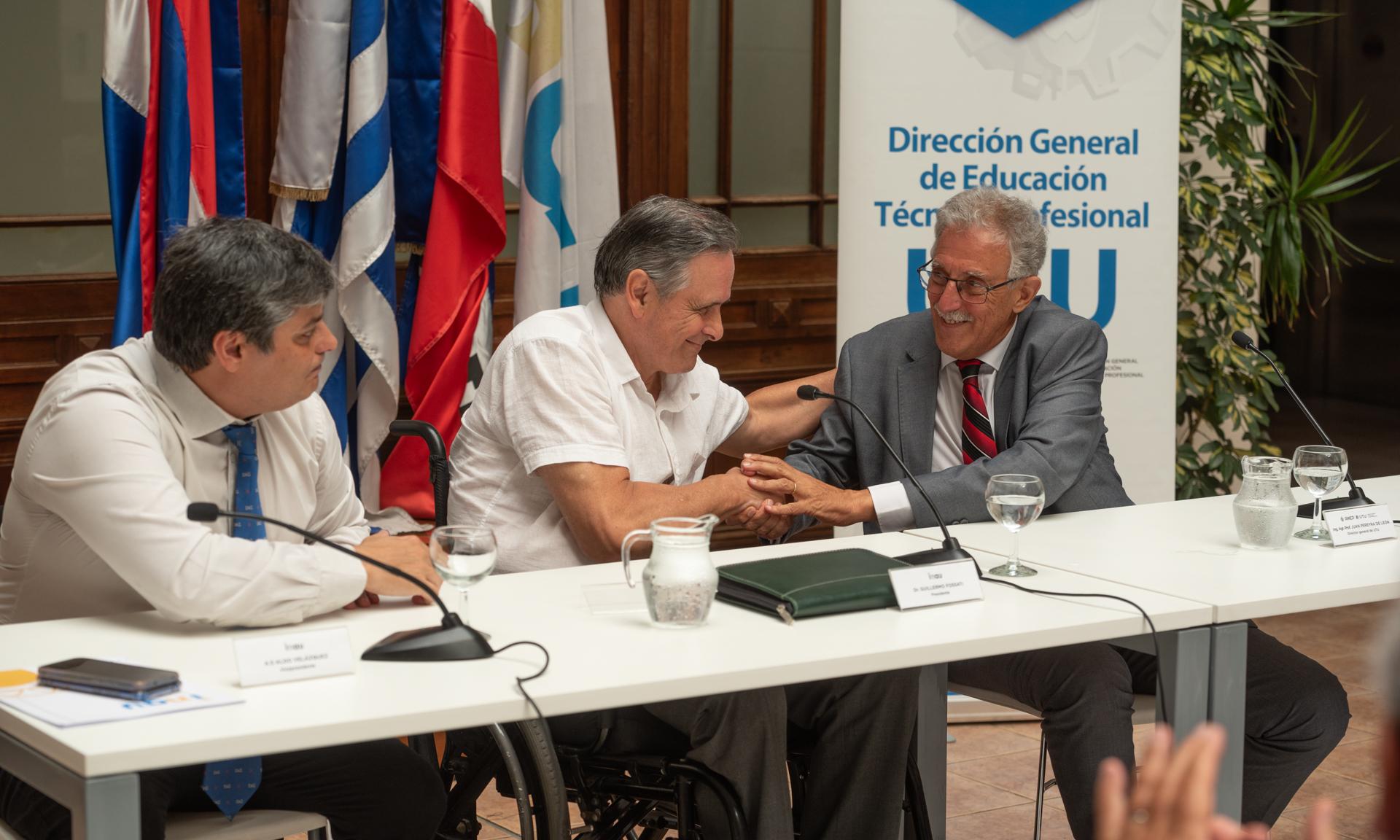 jóvenes del INAU