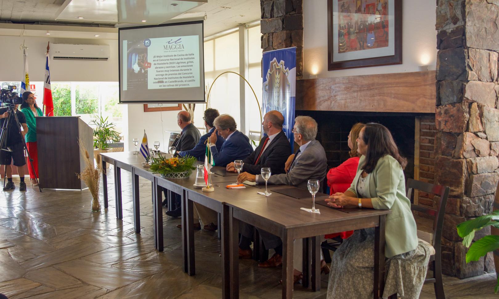 Referente de instituto de gastronomía de Italia y autoridades de Mintur fueron recibidos en restaurante Parada 12