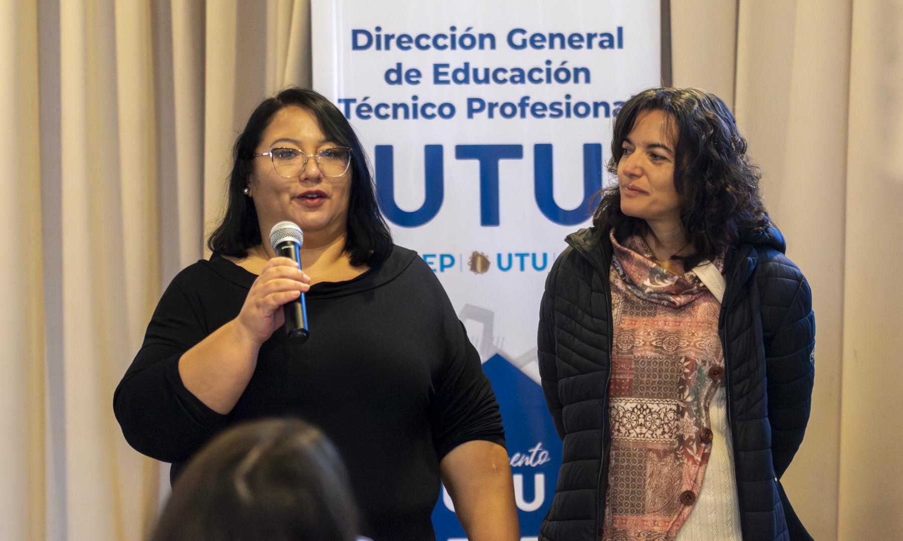 EPA-EM 50 docentes diploma