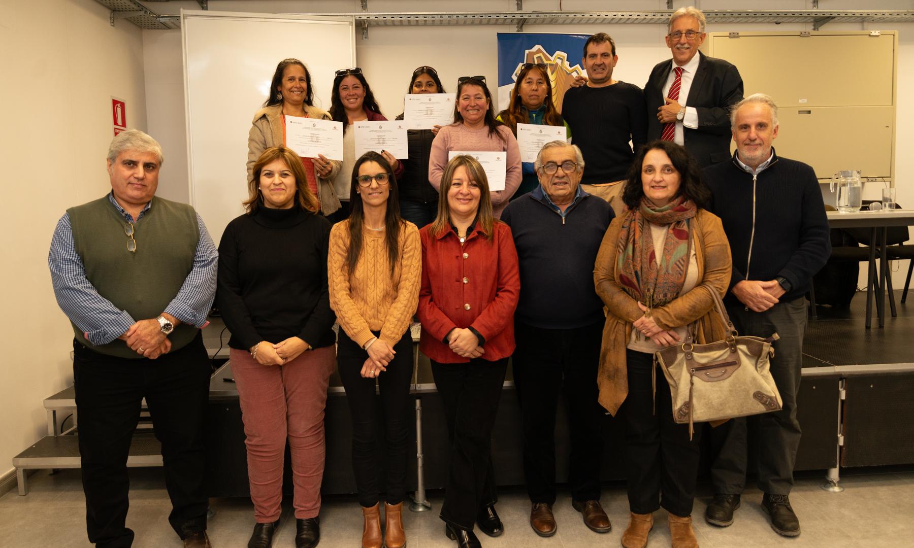 entrega certificados Sanitaria y carpintería FB