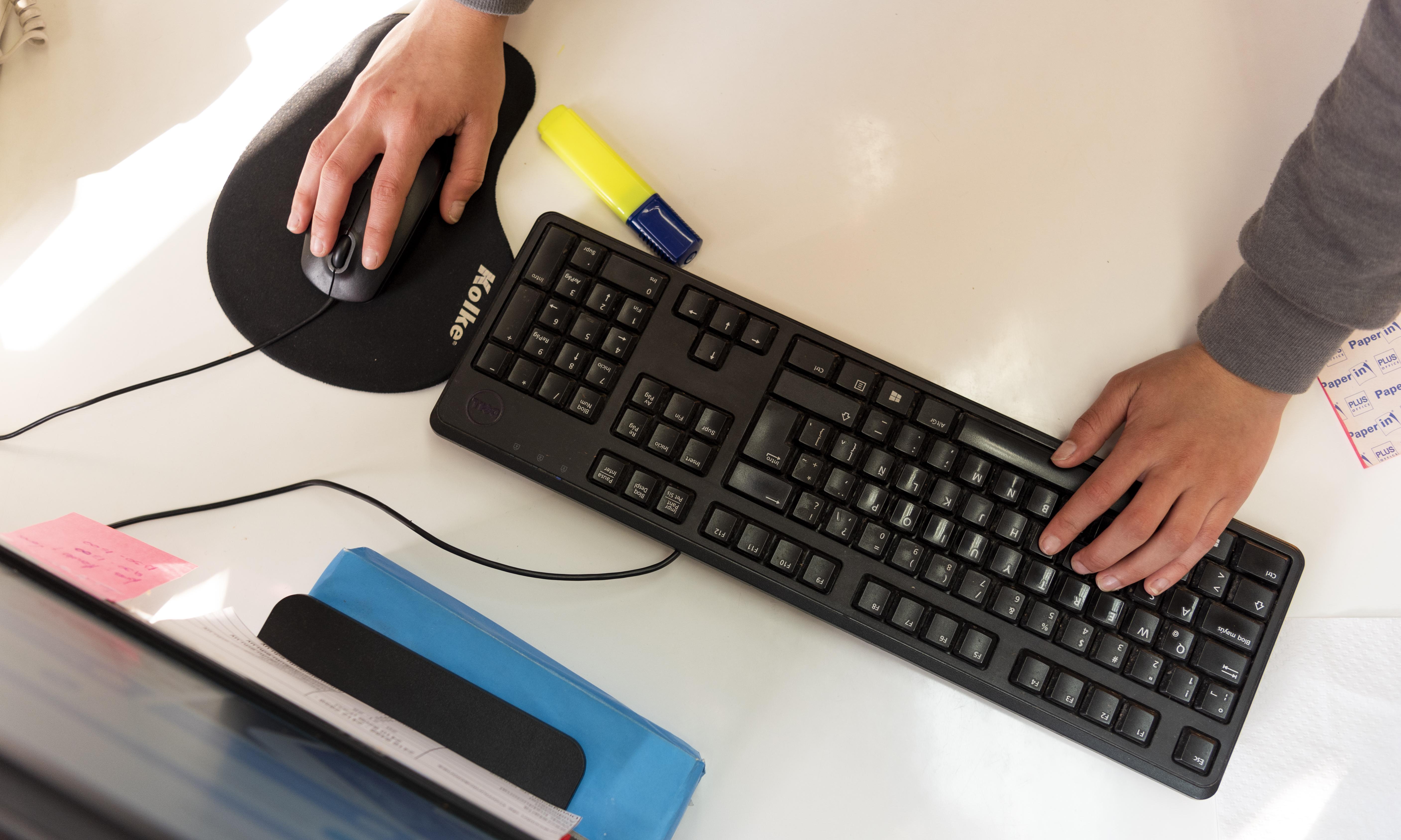 Funcionario_teclado