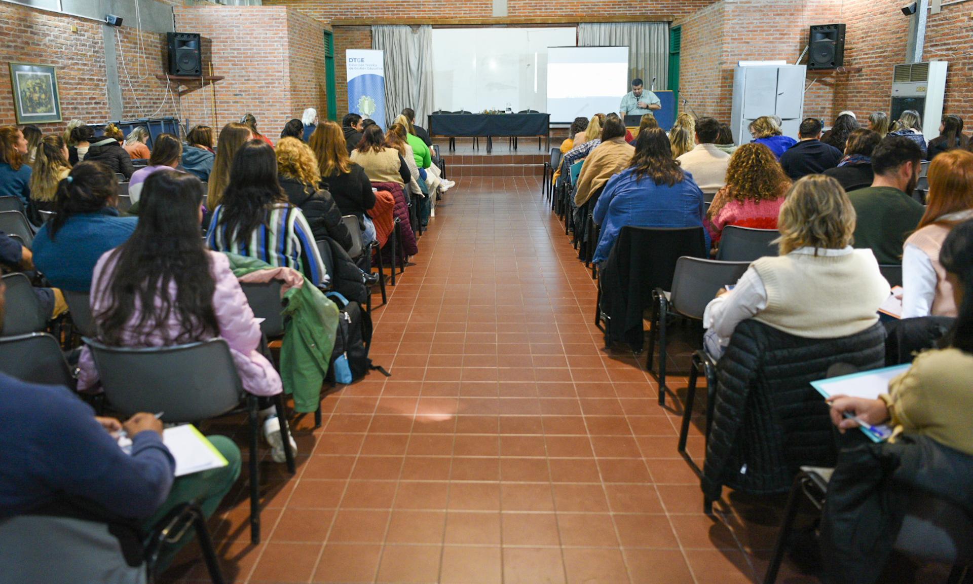 Profesionalizando el rol del adscripto de la DGETP