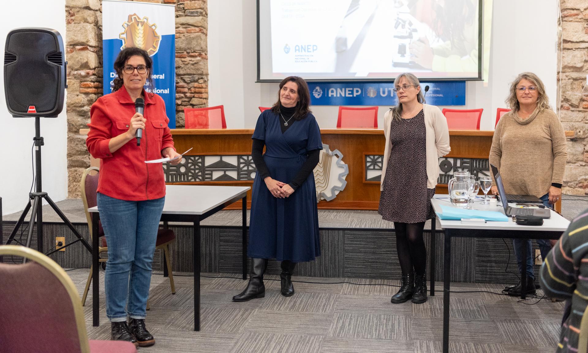 Encuentro con docentes sobre las pruebas PISA y sus proyecciones
