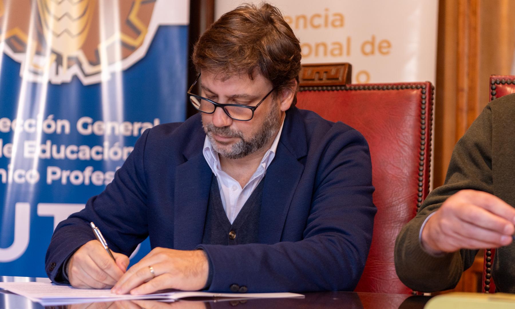 convenio_ANDE_UTU 