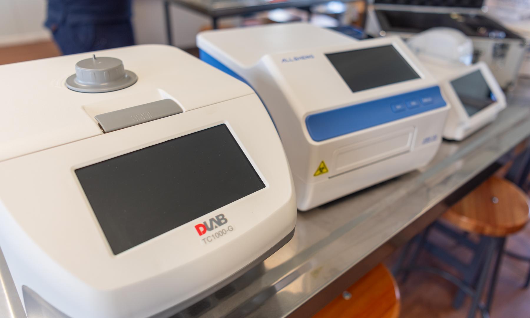 Equipados para el futuro: laboratorios de biotecnología recibieron material de vanguardia