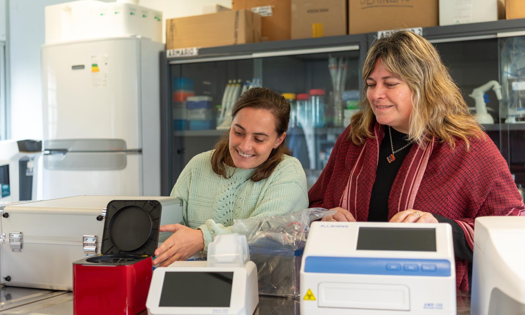 Equipados para el futuro: laboratorios de biotecnología recibieron material de vanguardia