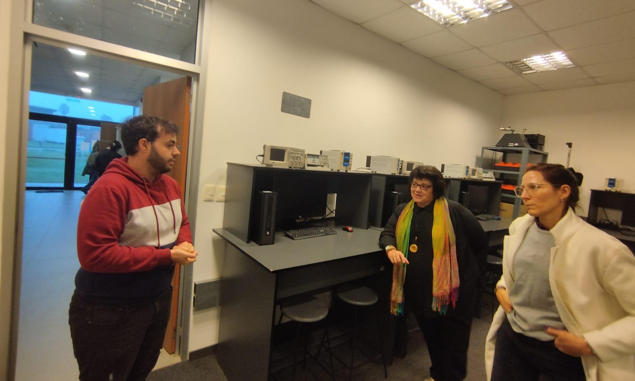 visita_al_LATU