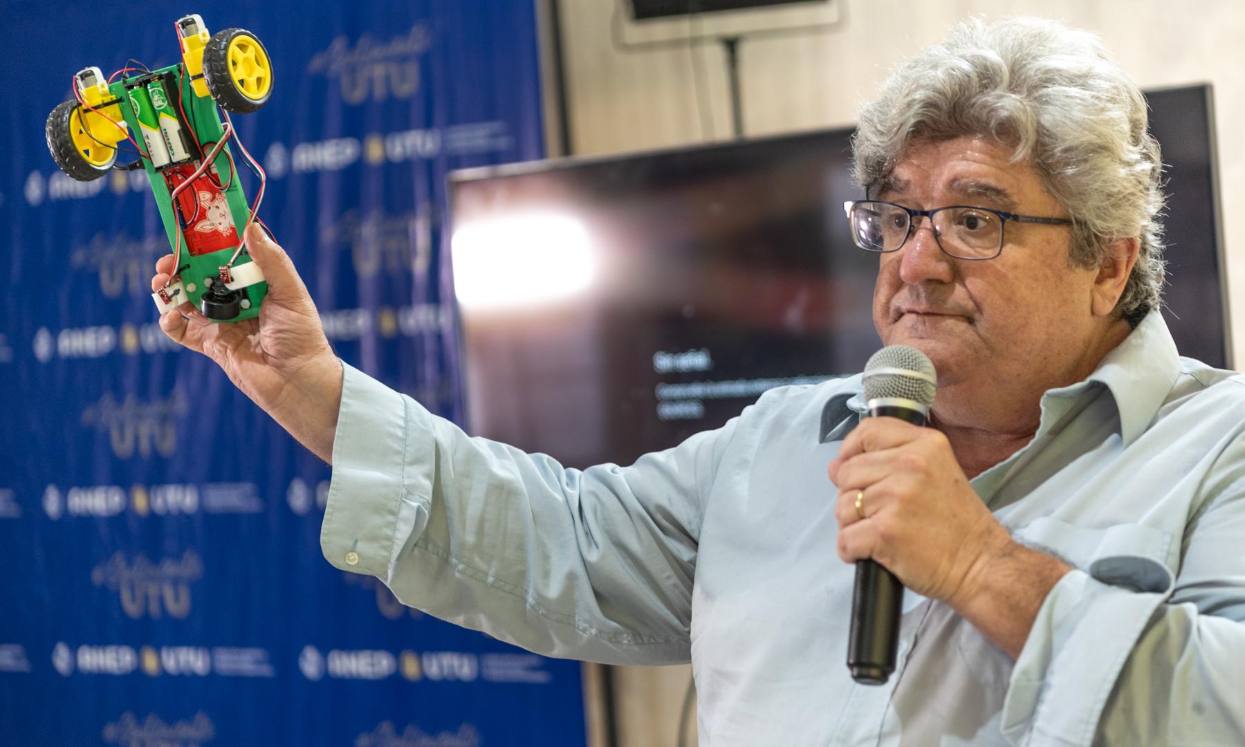 Robotec presenta las características de las placas y de la comunidad Arduino