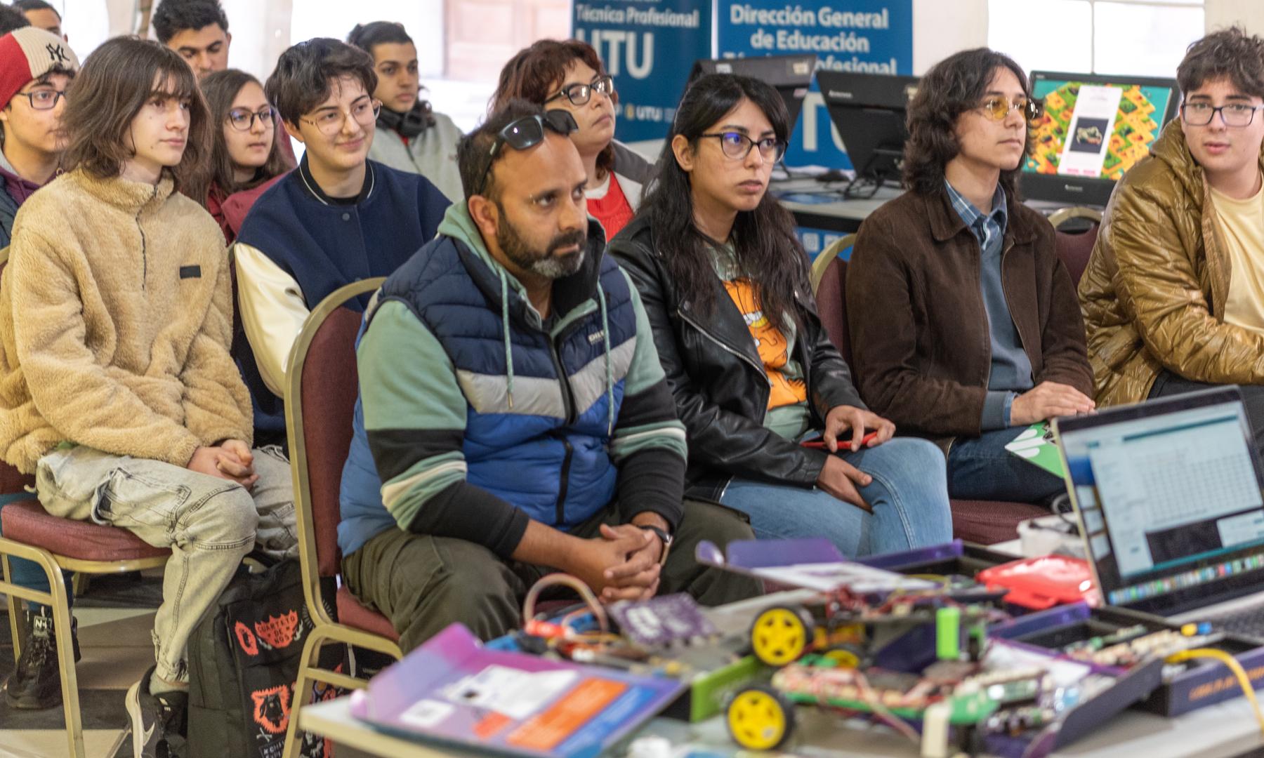 Robotec presenta las características de las placas y de la comunidad Arduino