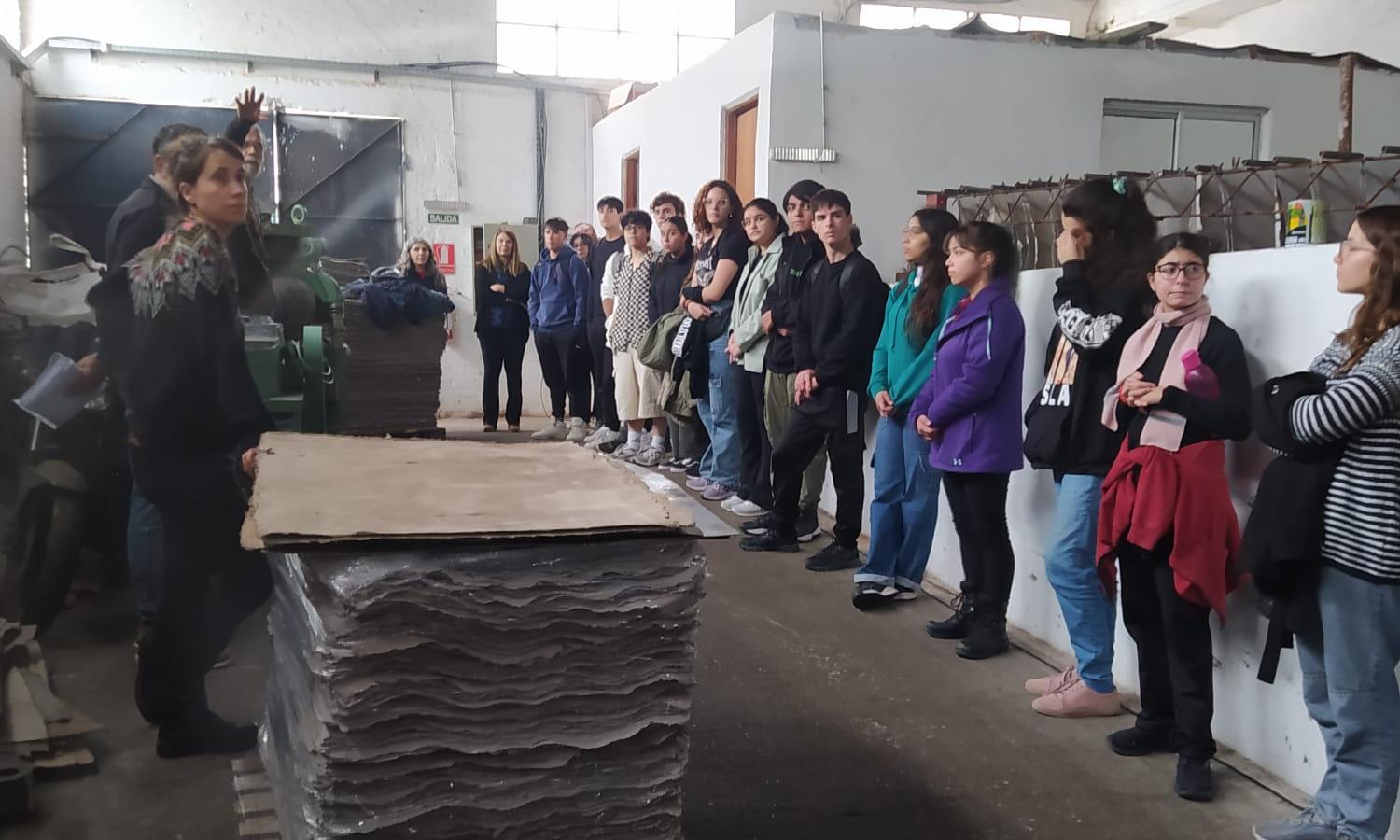  Estudiantes de Química aprendieron sobre "Economía Circular" en la Unidad de Extensión de Pando