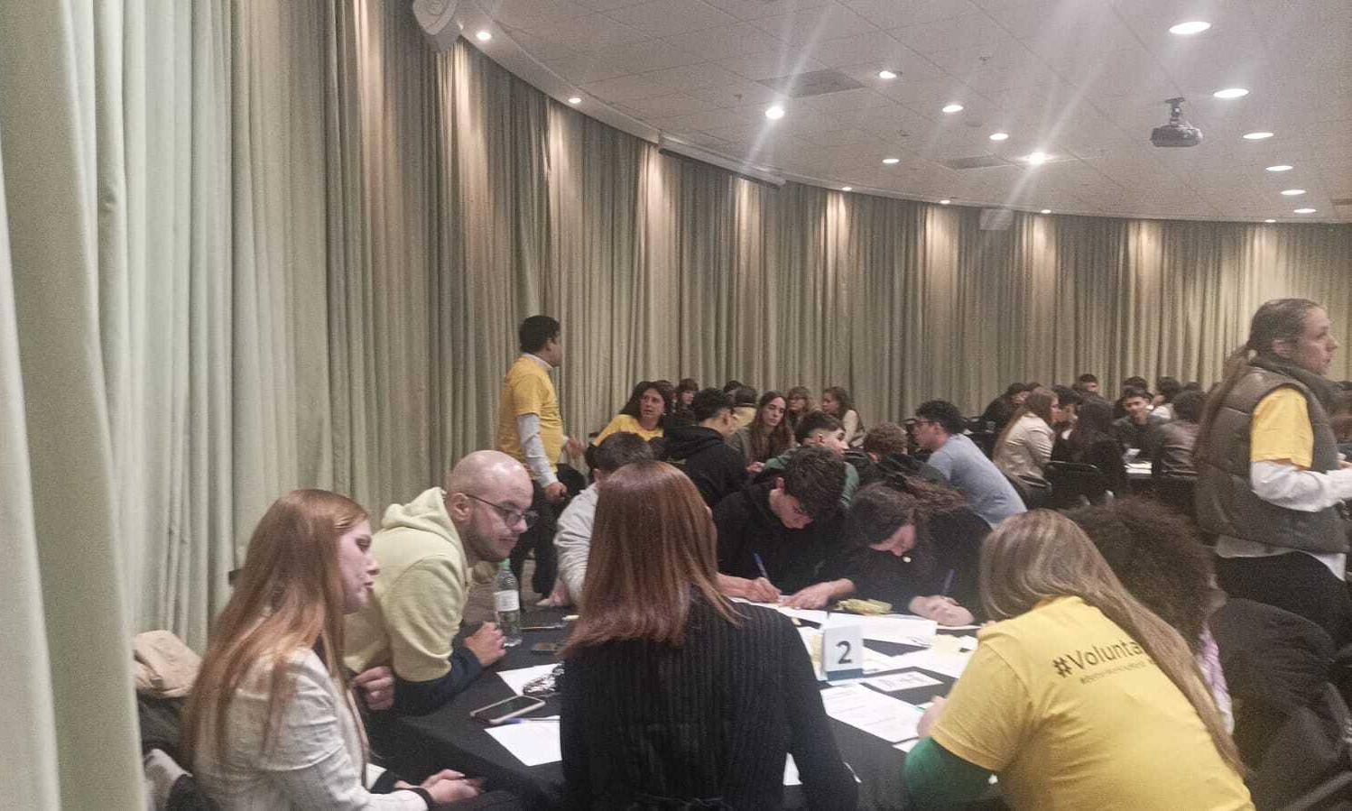 Jóvenes de UTU Rocha se llevan reconocimiento y una experiencia académica unica en actividad de DESEM