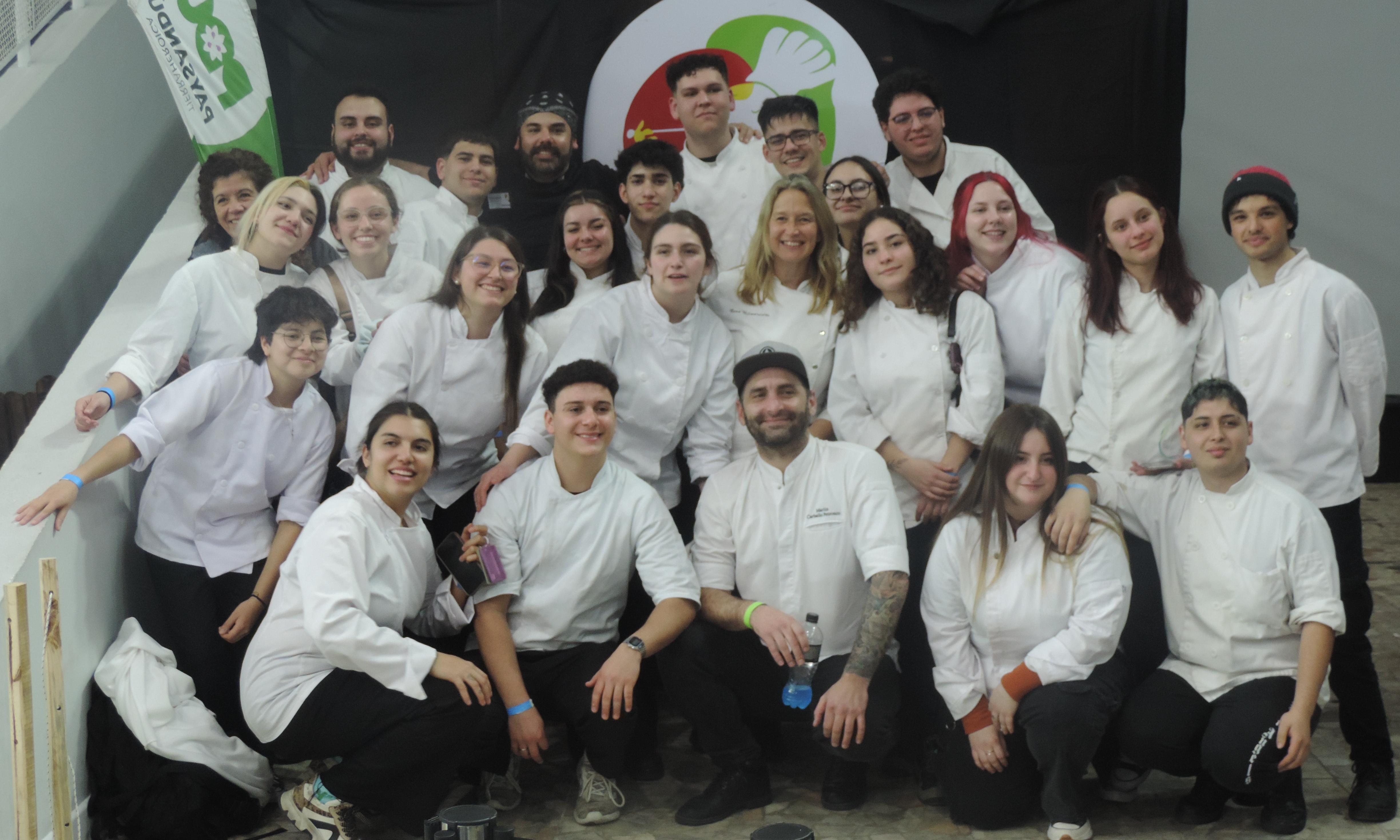 Alumnos demuestran su pasión culinaria y se destacan en certamen nacional de gastronomía