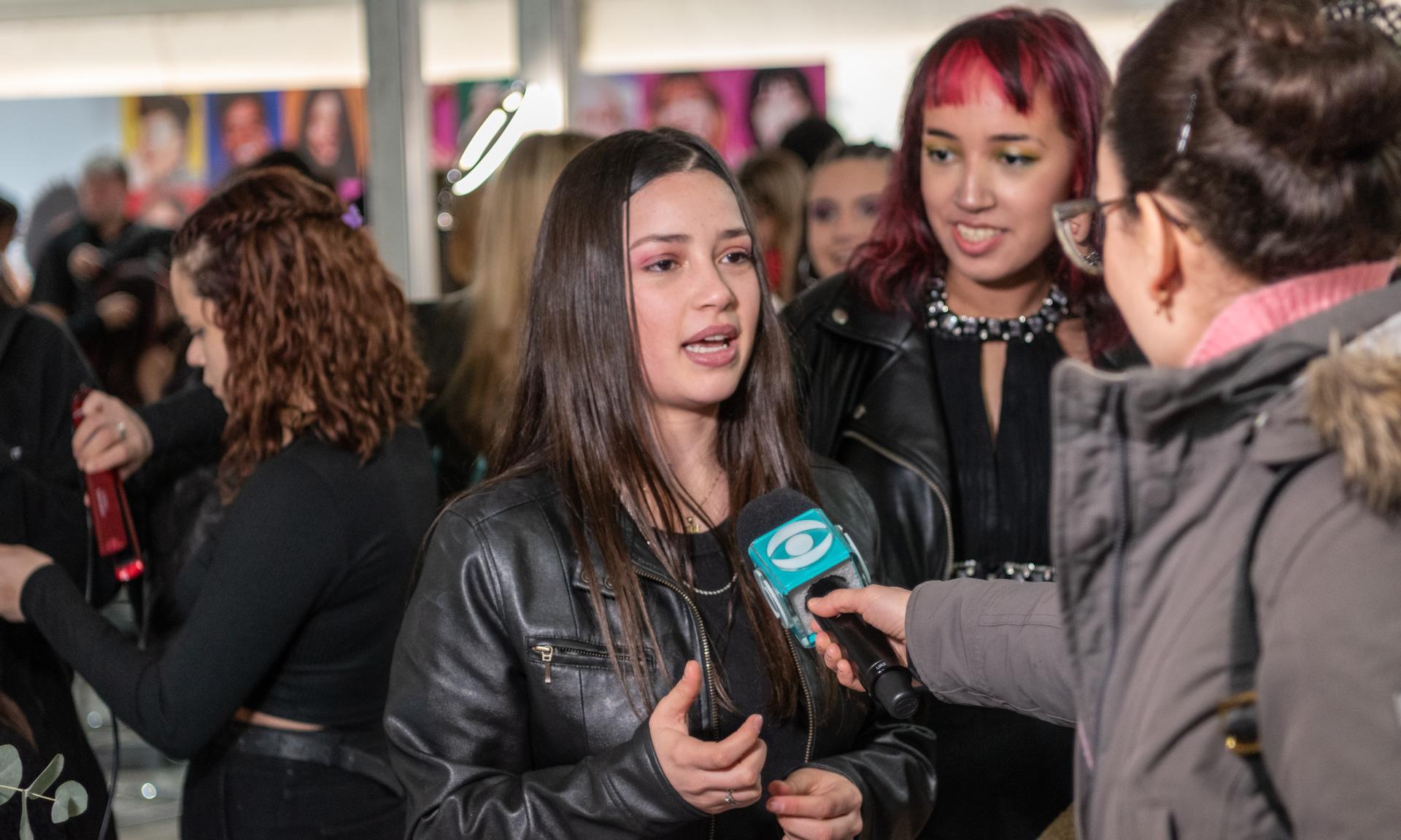 Ante una masiva presencia de estudiantes se inauguró la Expo Educa Estética 2024