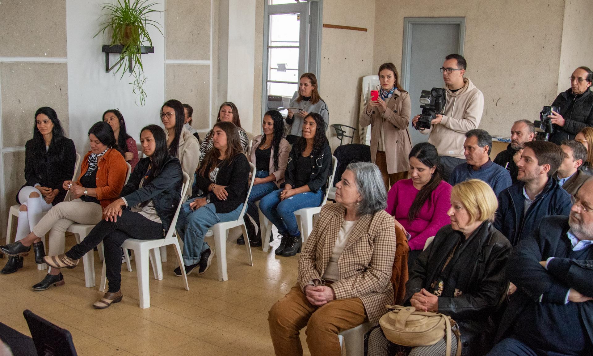 La División de Capacitación de Saberes (DICAS)_ entrega de certificados en el área de Albañileria