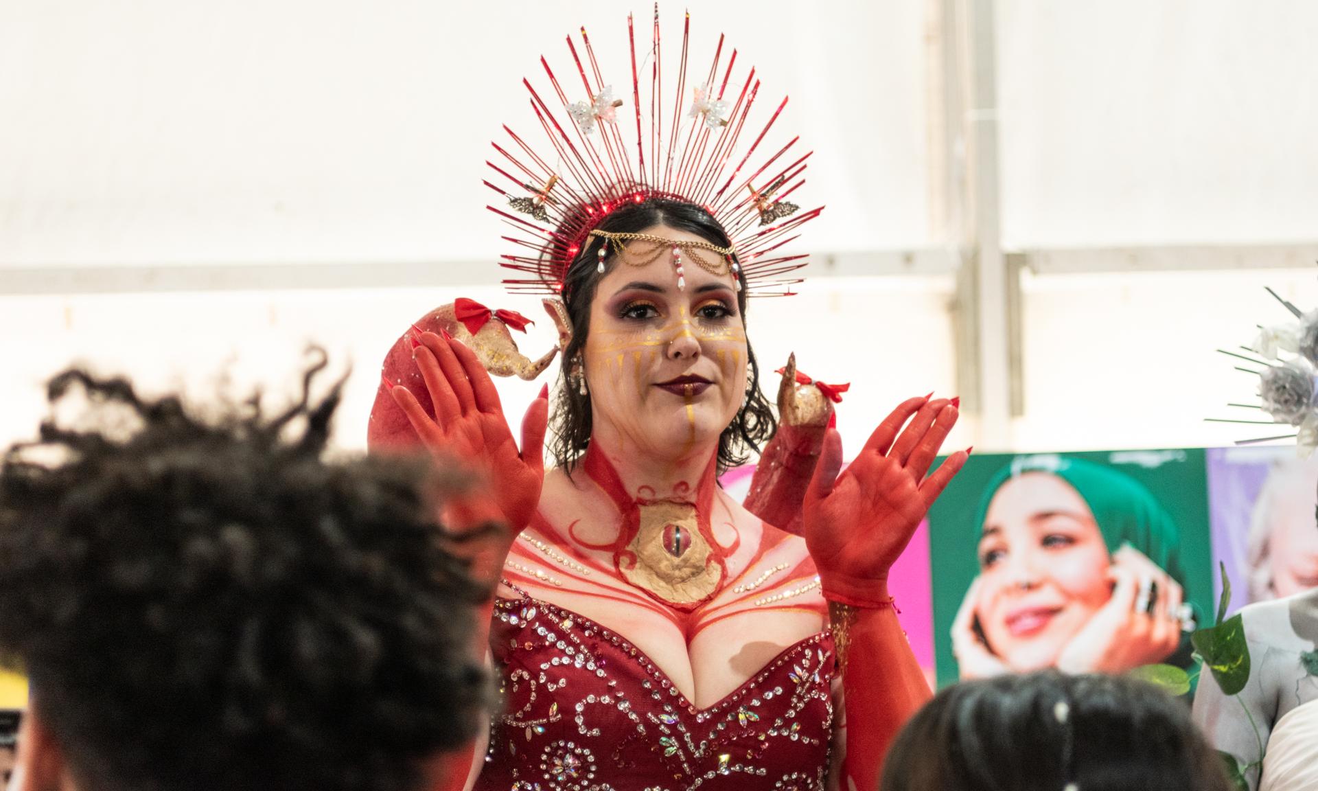 Ante una masiva presencia de estudiantes se inauguró la Expo Educa Estética 2024