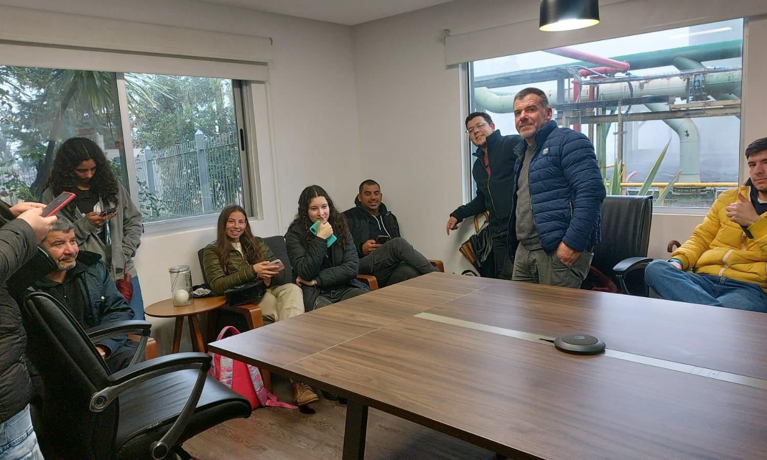 Estudiates de UTU visitaron una importante empresa de metalúrgica