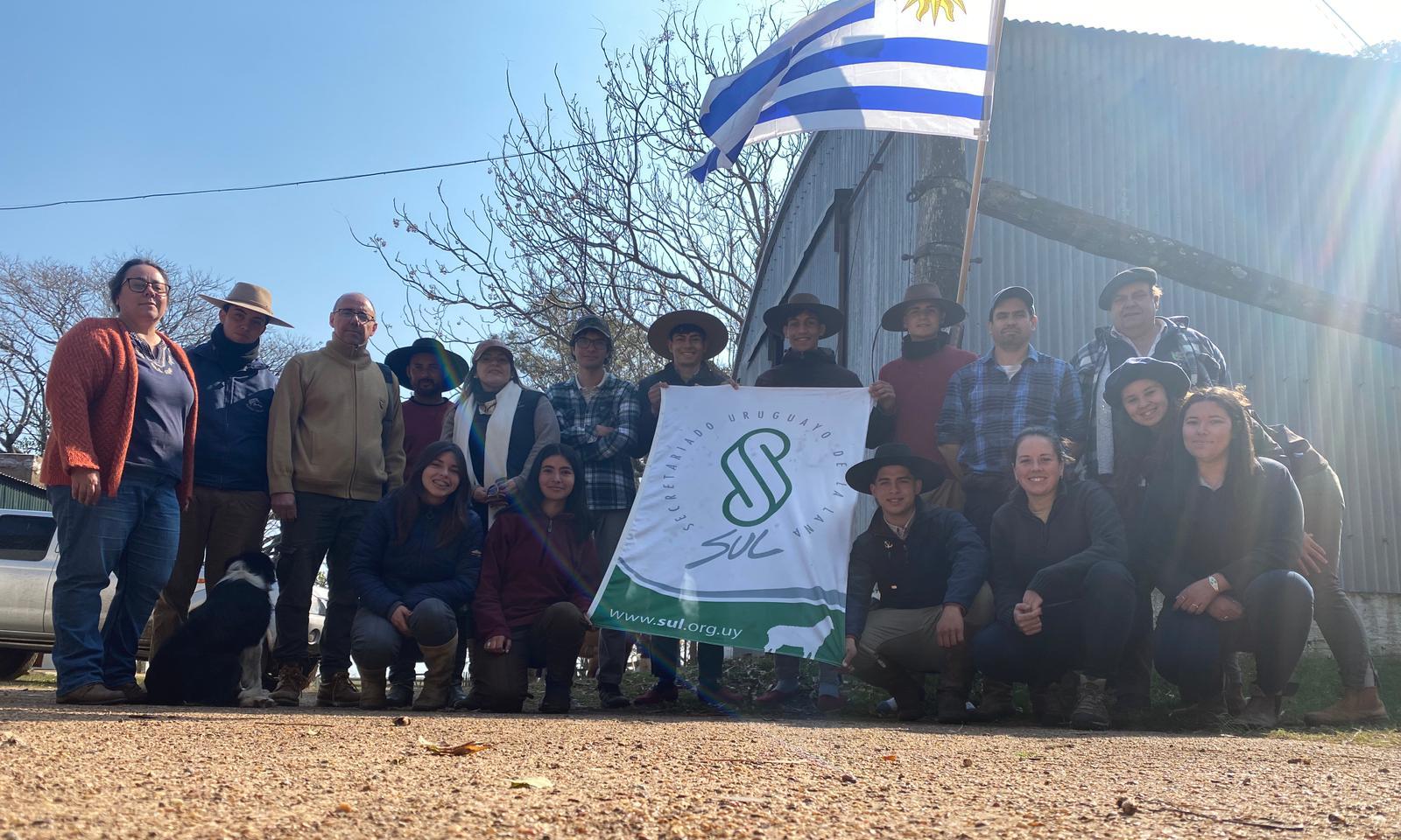 Estudiantes agrarios de UTU se vincularon con rubro ovino y ganadero en Artigas