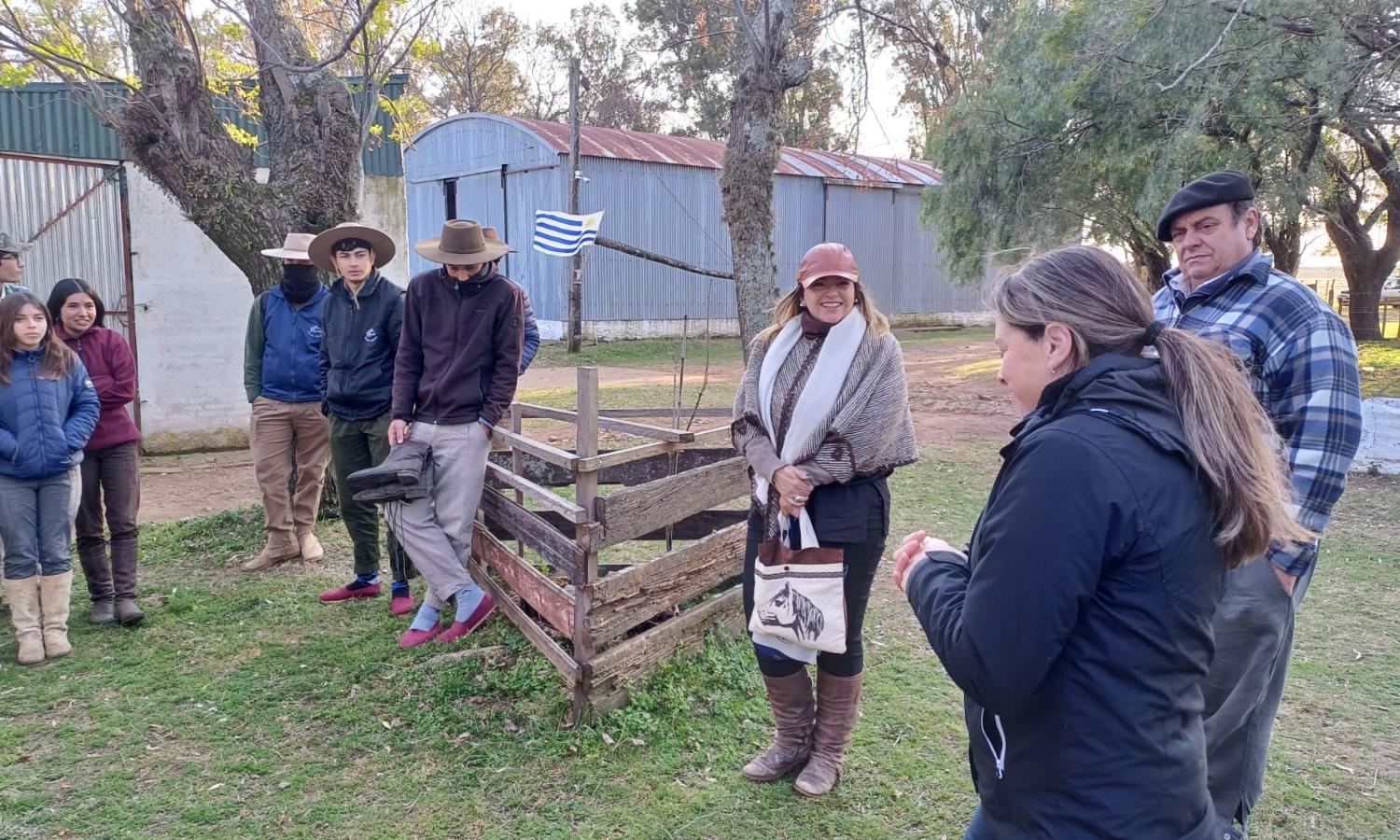 Estudiantes agrarios de UTU se vincularon con rubro ovino y ganadero en Artigas