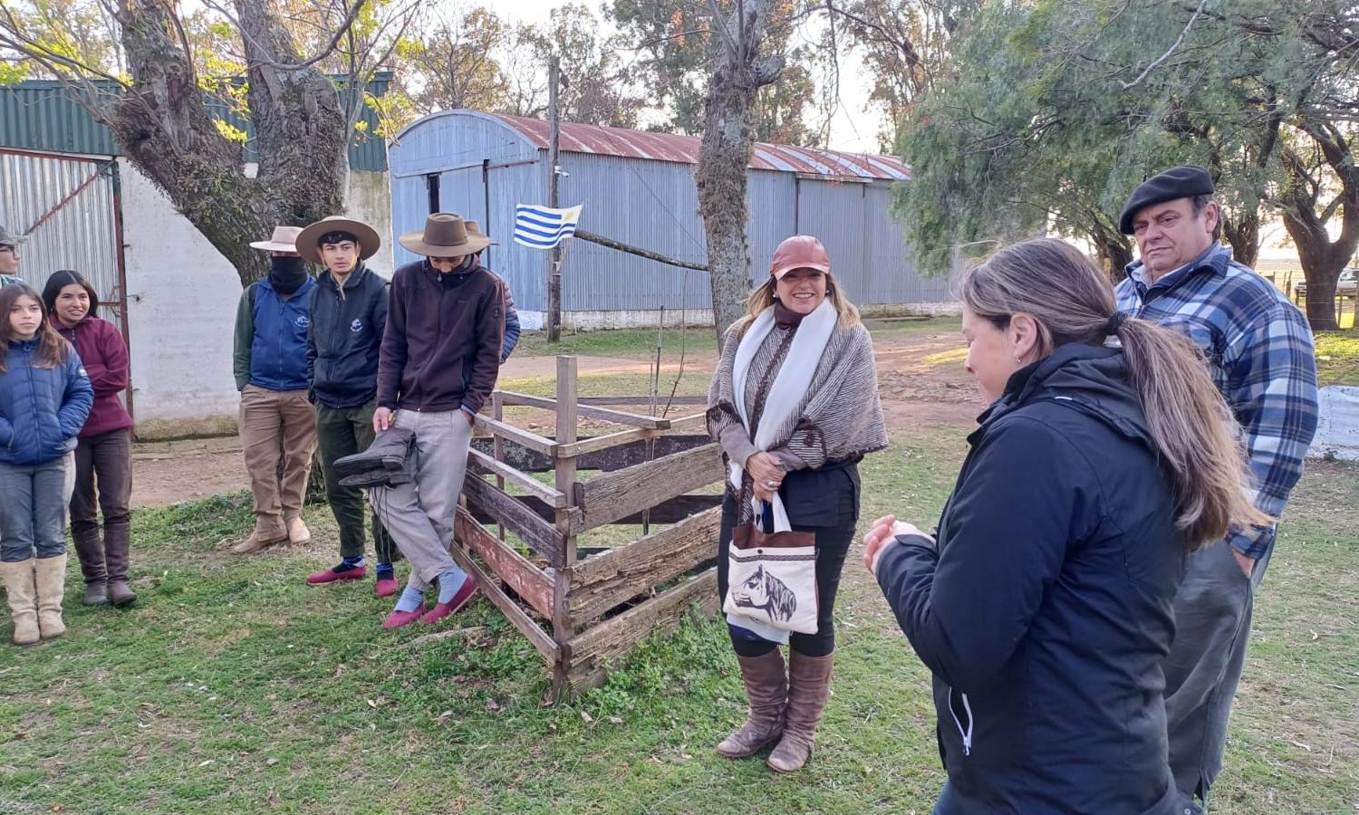 Estudiantes agrarios de UTU se vincularon con rubro ovino y ganadero en Artigas