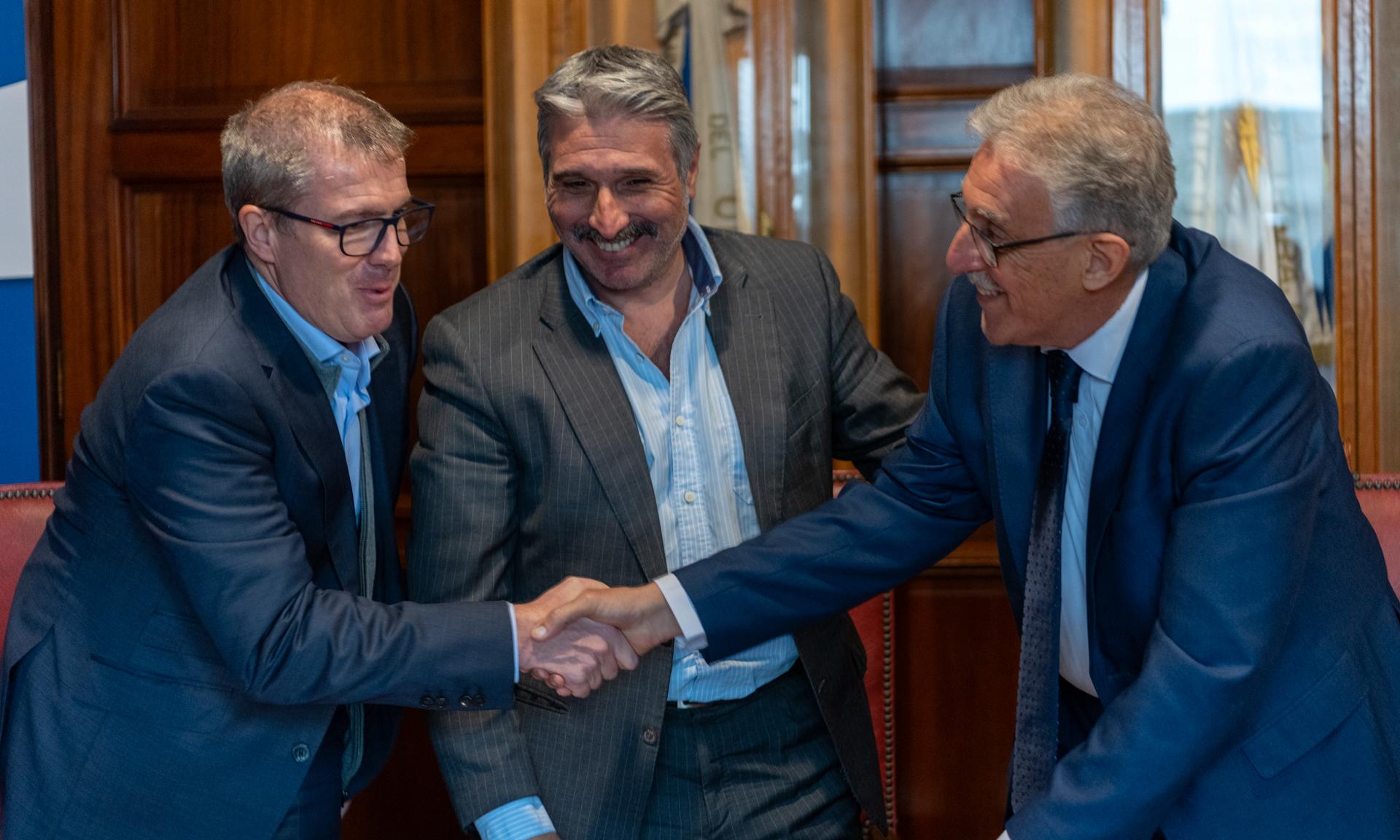 UTU y Banco Santander se unen para efectivizar futuros proyectos educativos