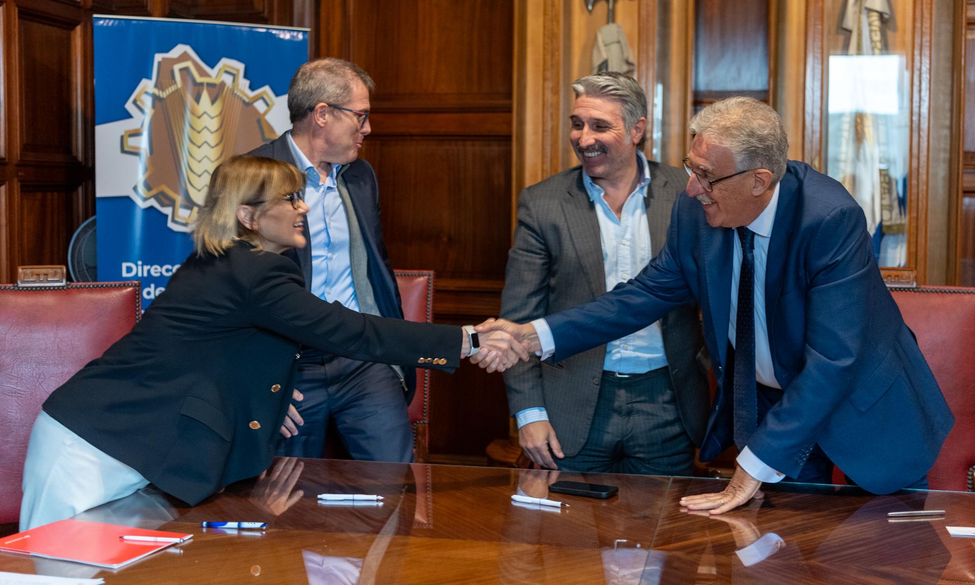 Se firmó un convenio con Banco Santander