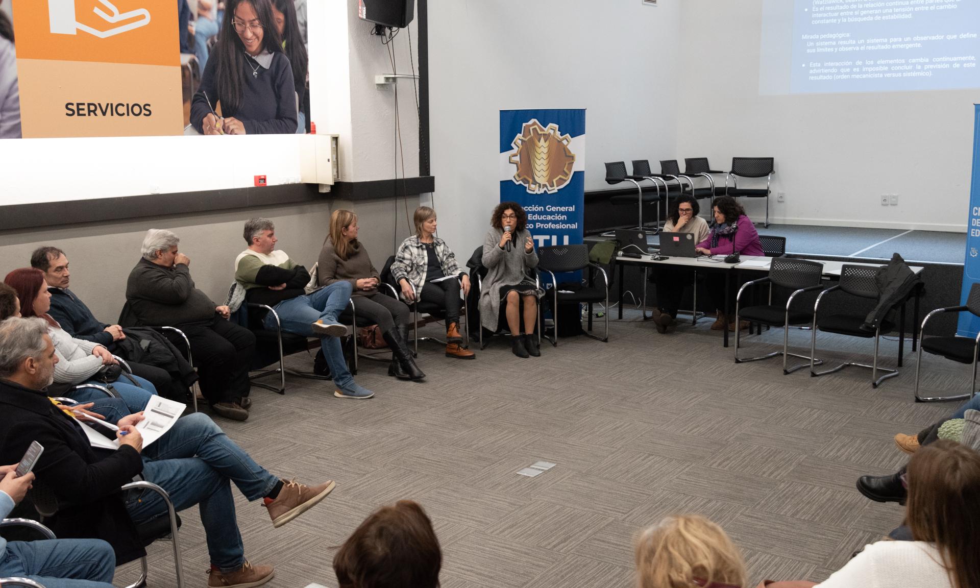 Charla sobre herramientas Sistémicas y aprendizaje para las Prácticas Educativas en UTU