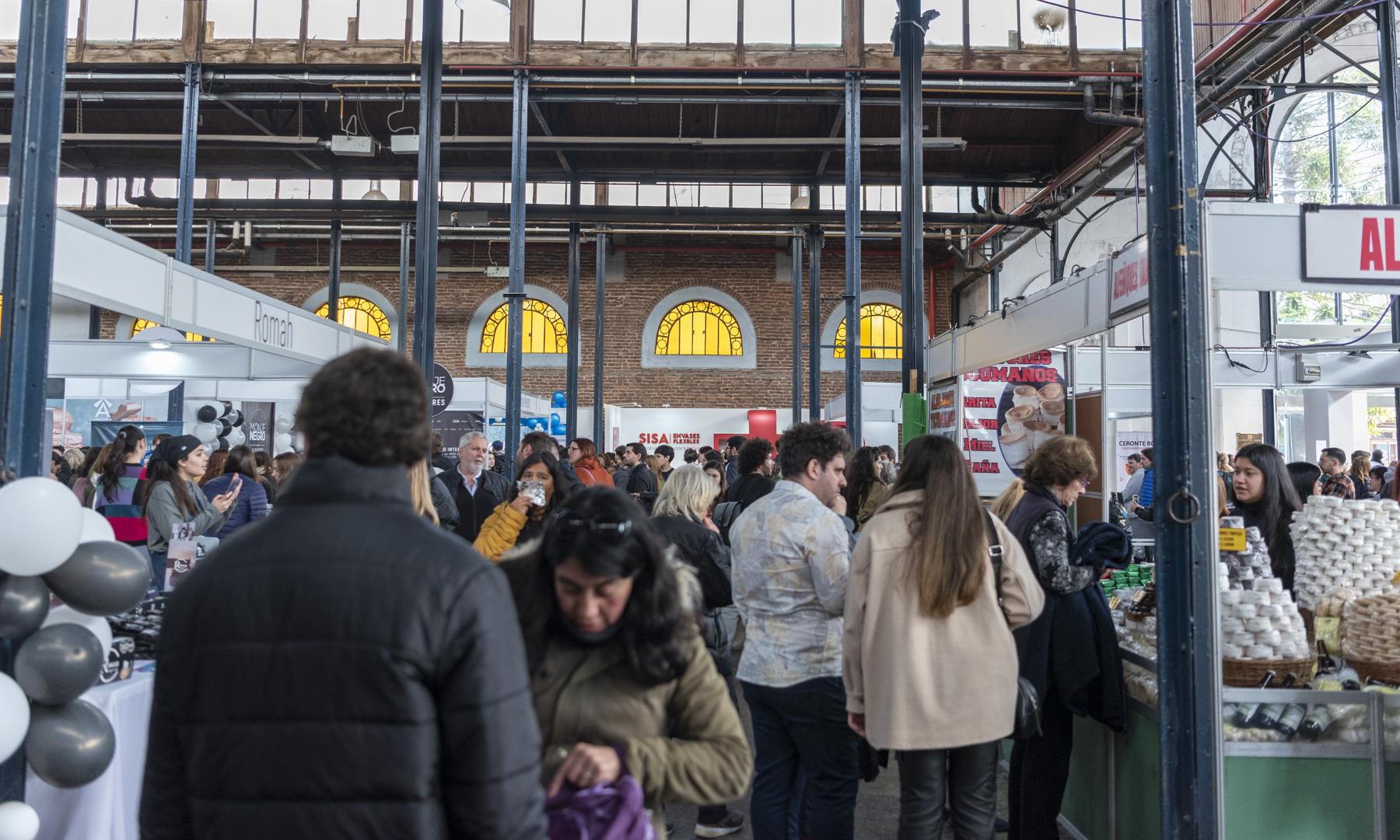 Estudiantes de gastronomía participaron en el Campeonato Mundial del Alfajor en Argentina