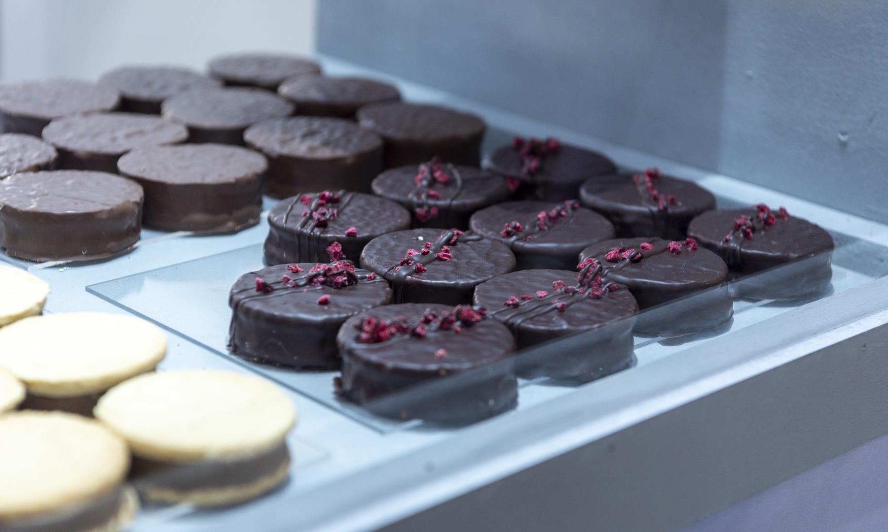 Estudiantes de gastronomía participaron en el Campeonato Mundial del Alfajor en Argentina