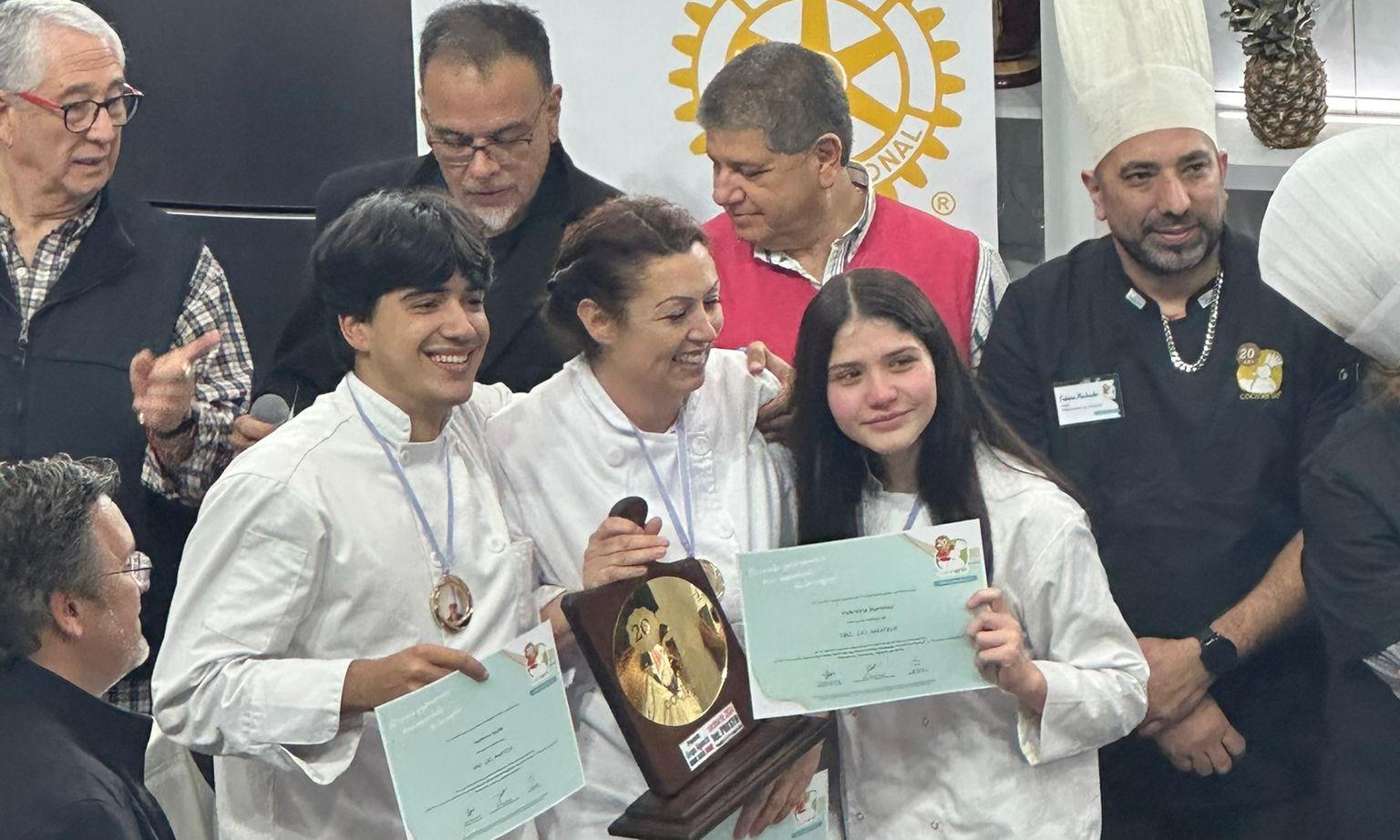 Alumnos demuestran su pasión culinaria y se destacan en certamen nacional de gastronomía