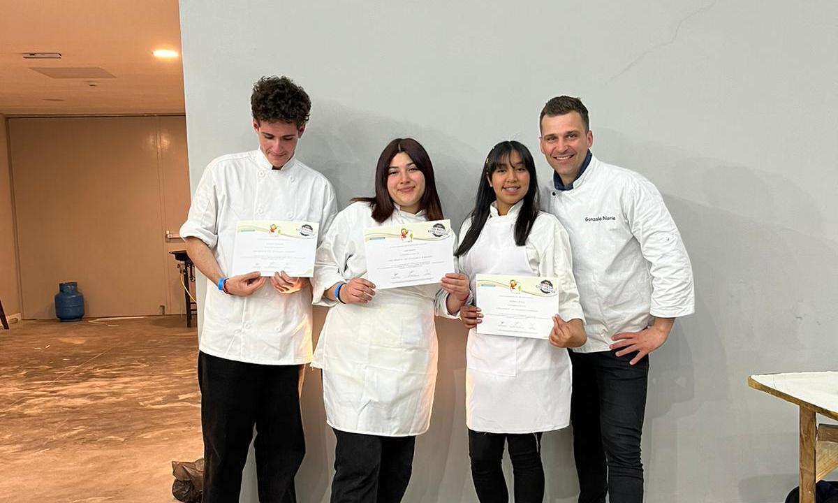 Alumnos demuestran su pasión culinaria y se destacan en certamen nacional de gastronomía