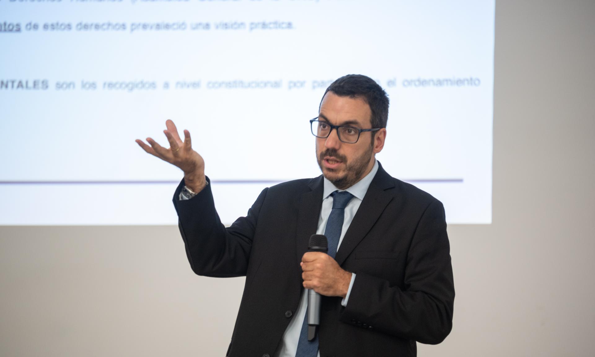 los Derechos Humanos en la sociedad de la información y el conocimiento