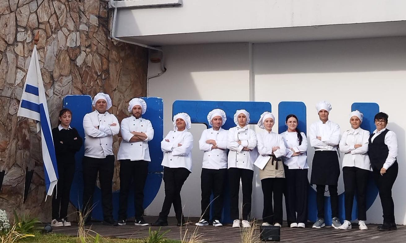 Estudiantes de gastronomía de Bella Unión cocinaron en el parador de UTU