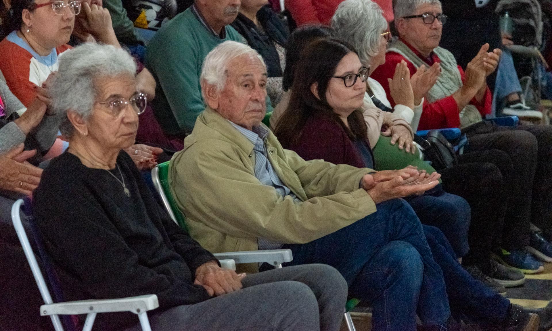 Dicas entregó certificados de Albañilería 