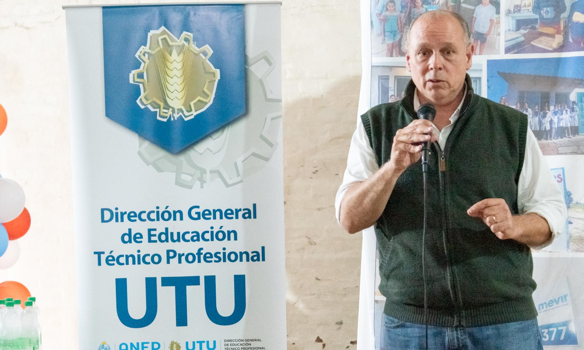 Dicas entregó certificados de Albañilería 