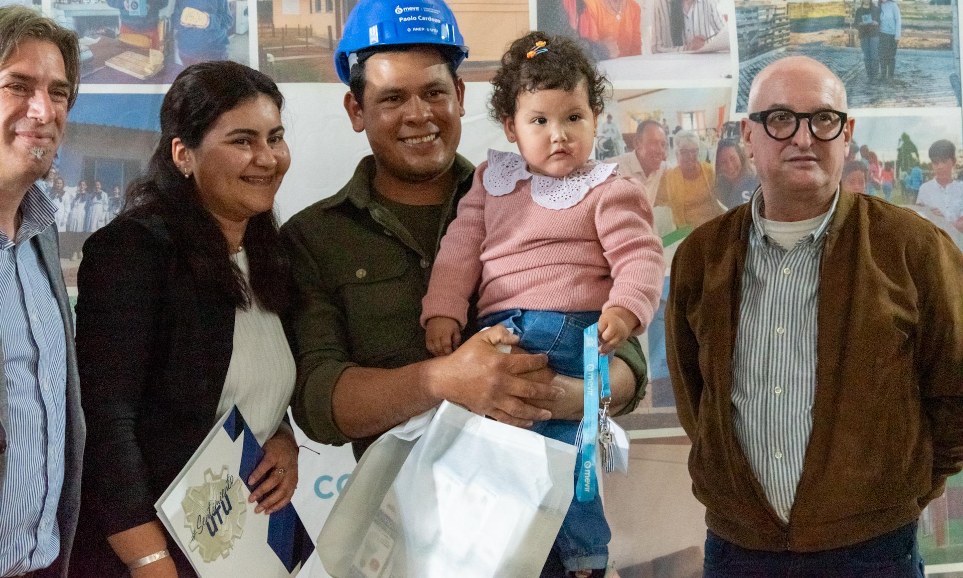Dicas entregó certificados de Albañilería 