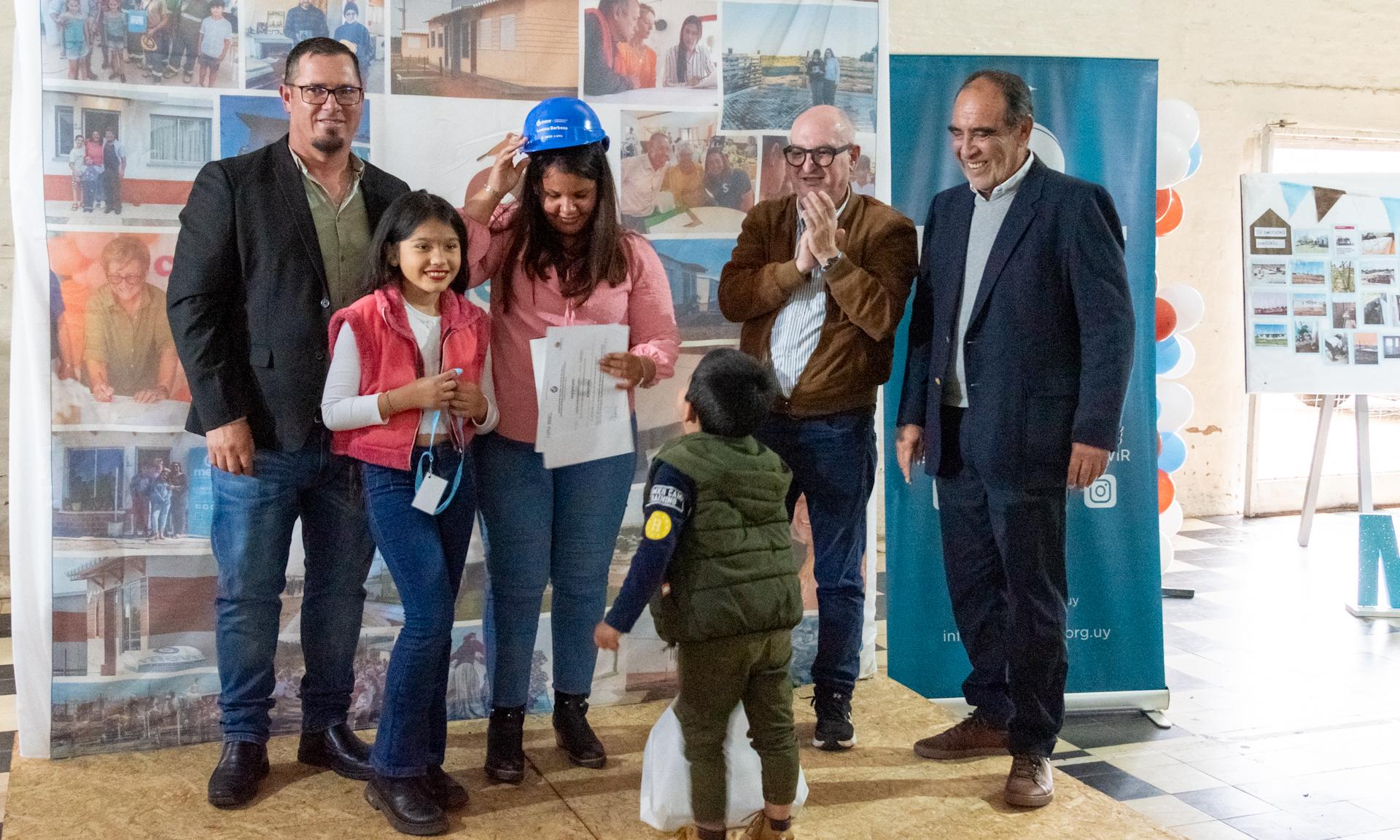 Dicas entregó certificados de Albañilería 